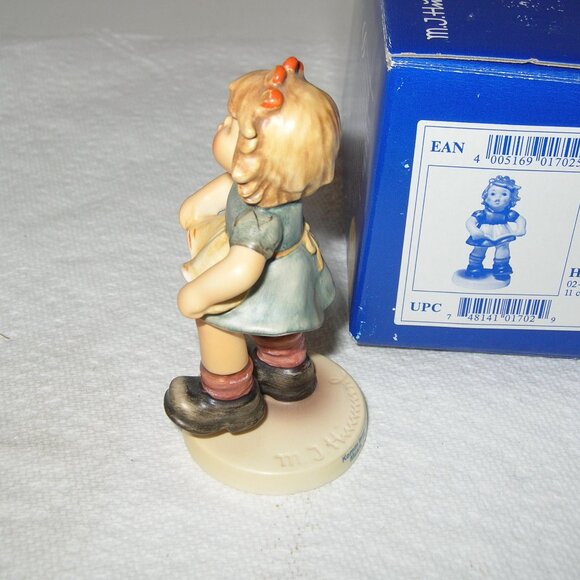M I Hummel Goebel Figurine "MUSIC PLEASE " HUM #2108/A TMK8 w/Box  MINT - Picture 5 of 6